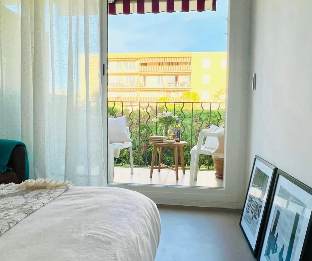 Private Room With Balcony Saint Tropez Ubytování v soukromí